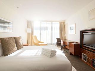 Novotel Canberra - 6
