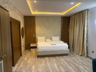 Triple 9 Apartments,Pool & Spa - 2
