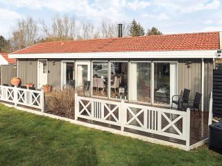 Pool House with Petanque Court - 9