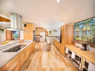 Luxury 6 Bedroom Villa in Sosua Beachfront Bliss Awaits - 6