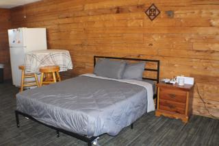 AC4 Northwoods Getaway w Jetted Tub - 9