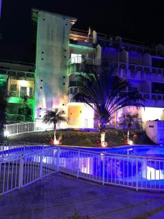 Flat com piscina - Itaipu - 2