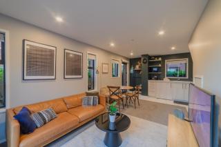 Cozy & Stylish Central City Retreat 1-Bedroom Retreat - 3