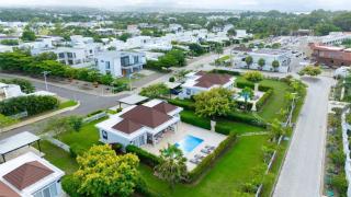Luxury 2BR Villa in Ocean Village by Santa Fe - 3