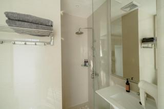 Bustle Base Coliving and Coworking Space - 8