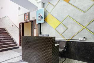 Super Townhouse Prakash continental Near Netaji Subhash Place Metro Station - 8