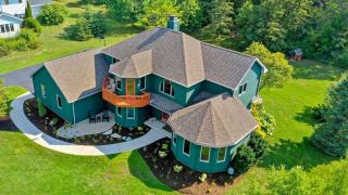 Cherry Hill- Charming Sister Bay Home, Backyard Oasis, HotTub - 7