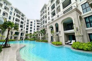Title Legendary pool view grand suite E305 - 7