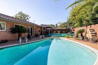 60s Charm Pool House with complimentary Wine - 0