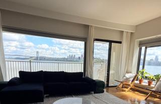 Luxury Hudson Riverfront Residence - 2