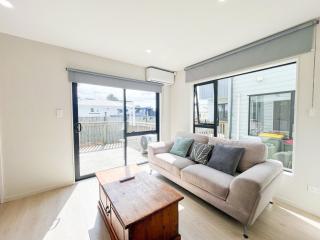 Peachful 5BR Retreat v Quiet Corner, Modern Comfort - 9
