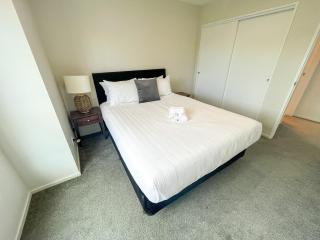 Peachful 5BR Retreat v Quiet Corner, Modern Comfort - 6