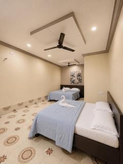 Hotel Rajdhani - Best Family Hotel in Pavagadh and in Halol GIDC - 5
