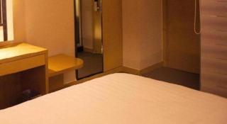 Lavande Hotel Yantai Train Station Branch - 4
