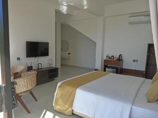Solitary Resort - 8