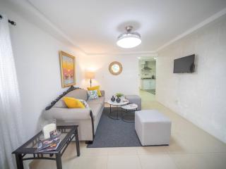 Cozy Central 3BR Apt Secure Comfortable - 9