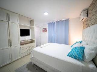 Cozy Central 3BR Apt Secure Comfortable - 8