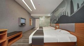 Thank Inn Plus Hotel Zhuhai Nanping pedestrian Street Huafa shopping Center - 1