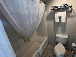 Skylite Inn - 1