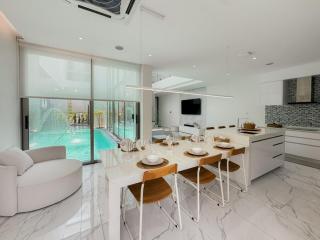 Peaceful 3BR Villa with Pool The Residence Phuket - 0