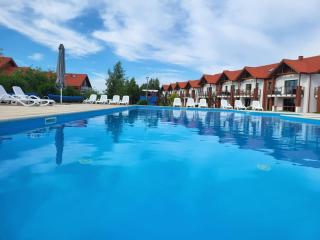 apartment pool attractions - 1