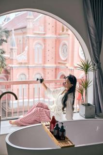 OMG Pink Church Homestay - 6