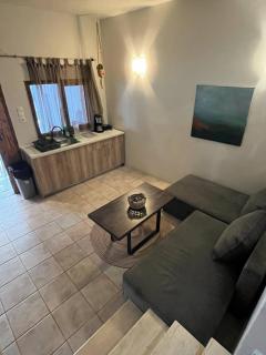 Zeus House - 1