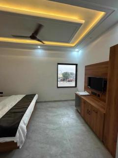 KD Palace Hotel And Restaurant - 1