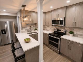 Private 3 Bedroom Guest Suite - 4