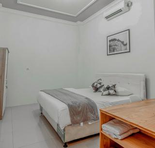 Krisan Guest House Syariah Banjarbaru Mitra RedDoorz - 6