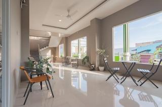 RedDoorz Plus near Siloam Hospital Balikpapan - 1