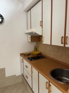 Cozy Apartment with Free Parking in Warsaw Sleeps 4 - 3