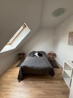 Cozy Apartment with Free Parking in Warsaw Sleeps 4 - 2