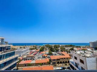 Stunning Sea & City View Apt - 3 min Walk to Beach - 0