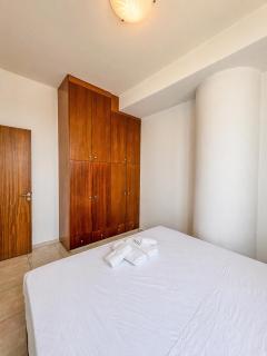 Stunning Sea & City View Apt - 3 min Walk to Beach - 3