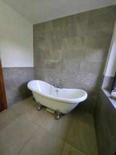 4-bedroom home in country for Ryder Cup visitors - 9