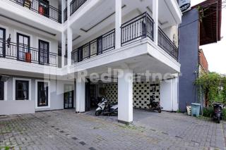 Tree Homestay Mitra RedDoorz - 2