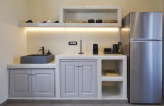 Aegean Perla Boutique Houses-Kamari Jacuzzi Suites - 4
