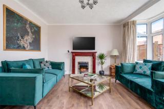 Cavehill View - Elegant 4-bedroom detached house in great location with free parking - 1