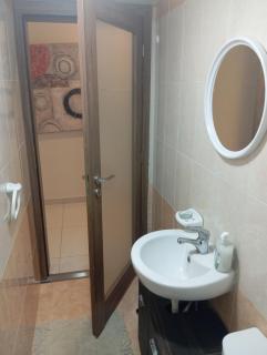 Modern room in prime area for beaches & nightlife! -Fast & easy self check in -Independent access -No Family sharing -Private Bathroom Option - St. Julianʼs - 1