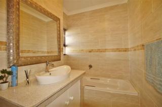5 Bedroom holiday home close to Sanctuary Beach - 9