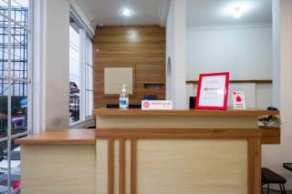 RedDoorz near Rita Super Mall Purwokerto - 3