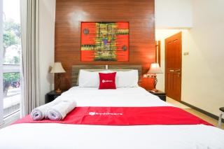 RedDoorz Plus @ Taman Madiun - 0