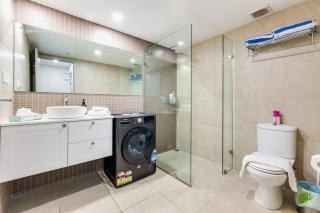 High Life Studio | King Bed | Kitchen | Pool - 4