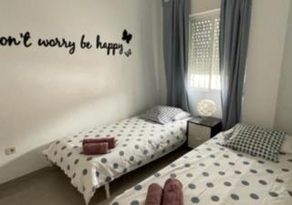 Beachside Apartment in Sunny Málaga - 4