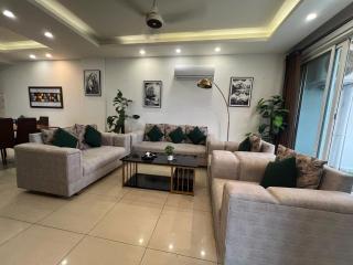 Centaurus Fronting Executive Apartments in Elysium Heights Islamabad - 3