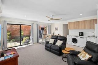 Chelsea Crescent Luxury Retreat - 5