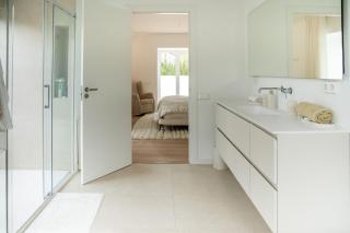 Bright and Elegant Lux Villa - 7