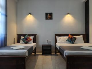 Lake Edge Resort - 2