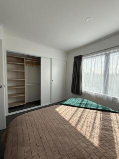 Modern Townhouse Near Airport - Cozy Private Room - 7